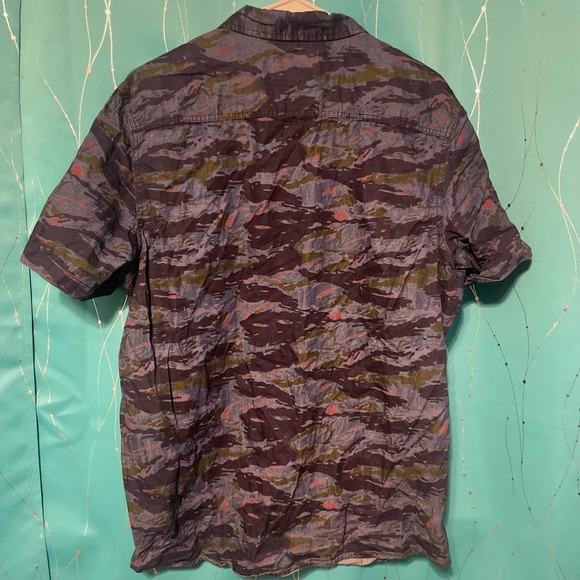 Button up - Picture 3 of 4